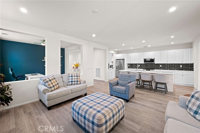 MLS #OC25218341 image #10