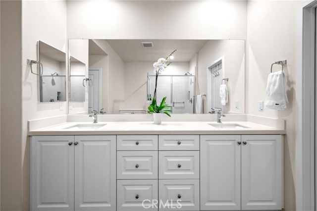 MLS #OC25218341 image #26