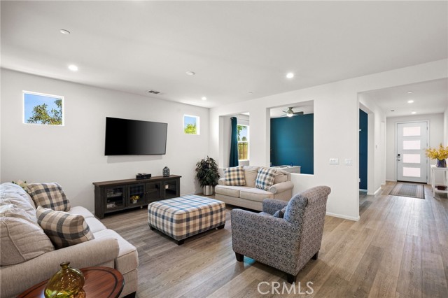 MLS #OC25218341 image #3