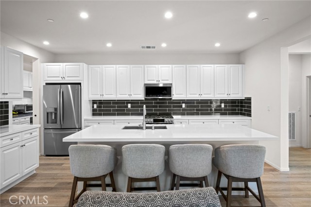 MLS #OC25218341 image #8