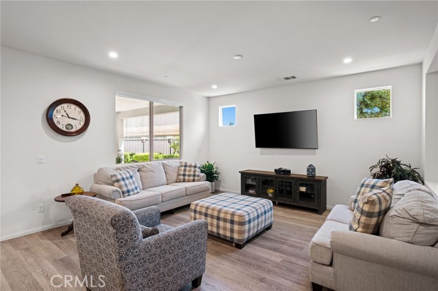 MLS #OC25218341 image #9