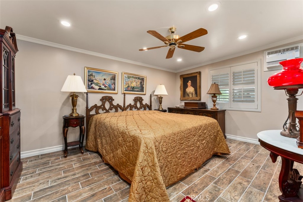 MLS #OC25218944 image #30