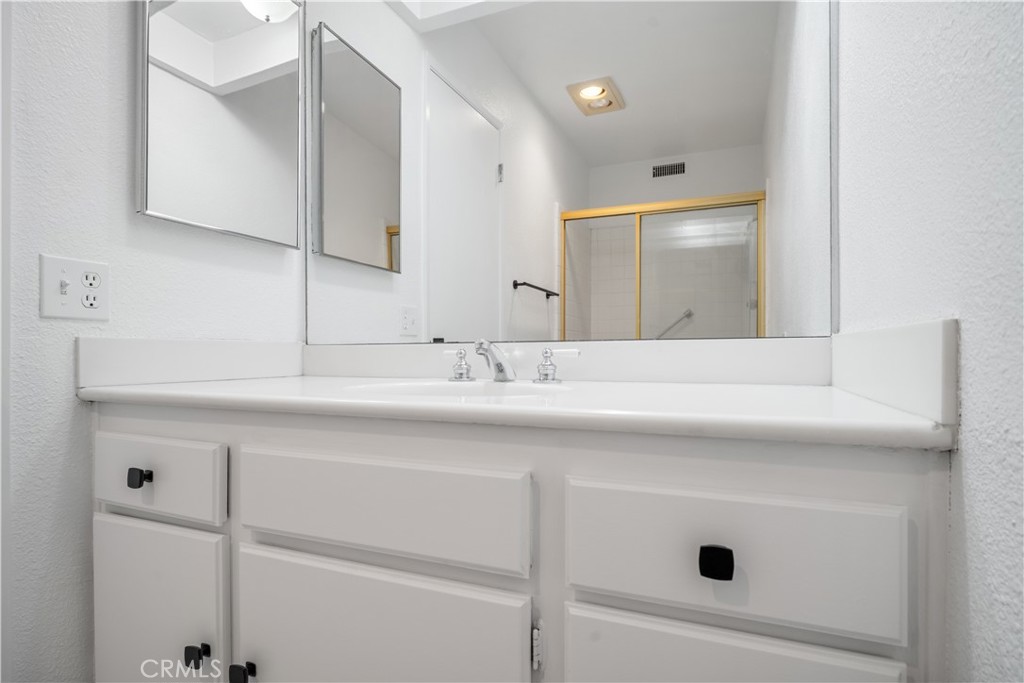 MLS #OC25219571 image #18