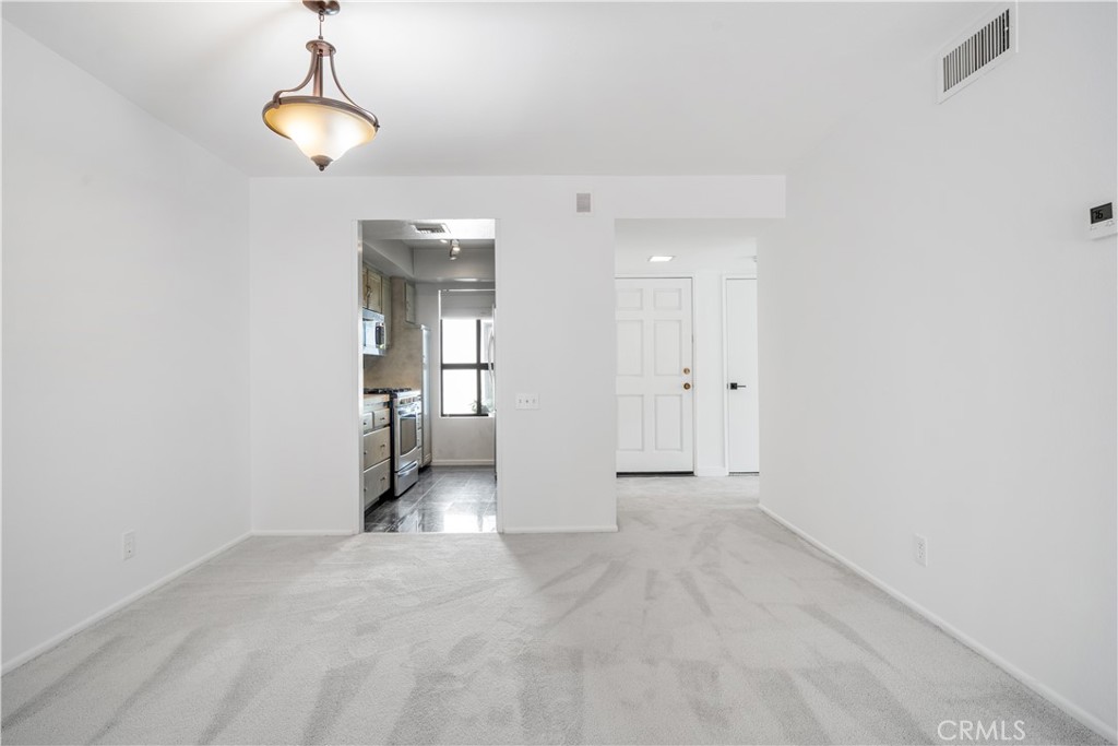 MLS #OC25219571 image #22