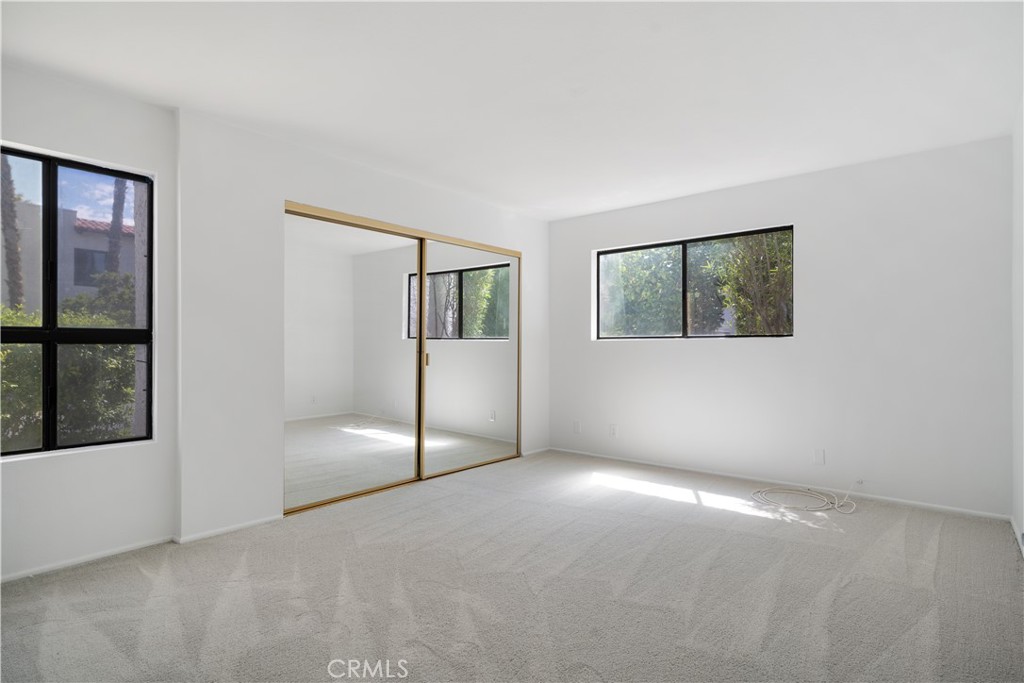 MLS #OC25219571 image #26