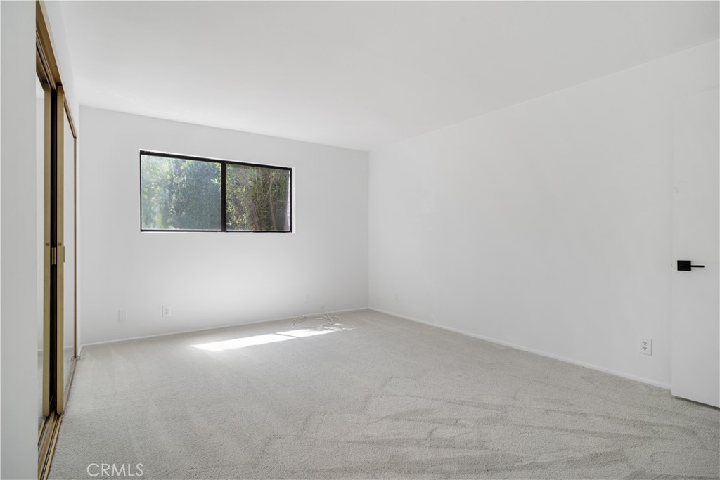 MLS #OC25219571 image #27