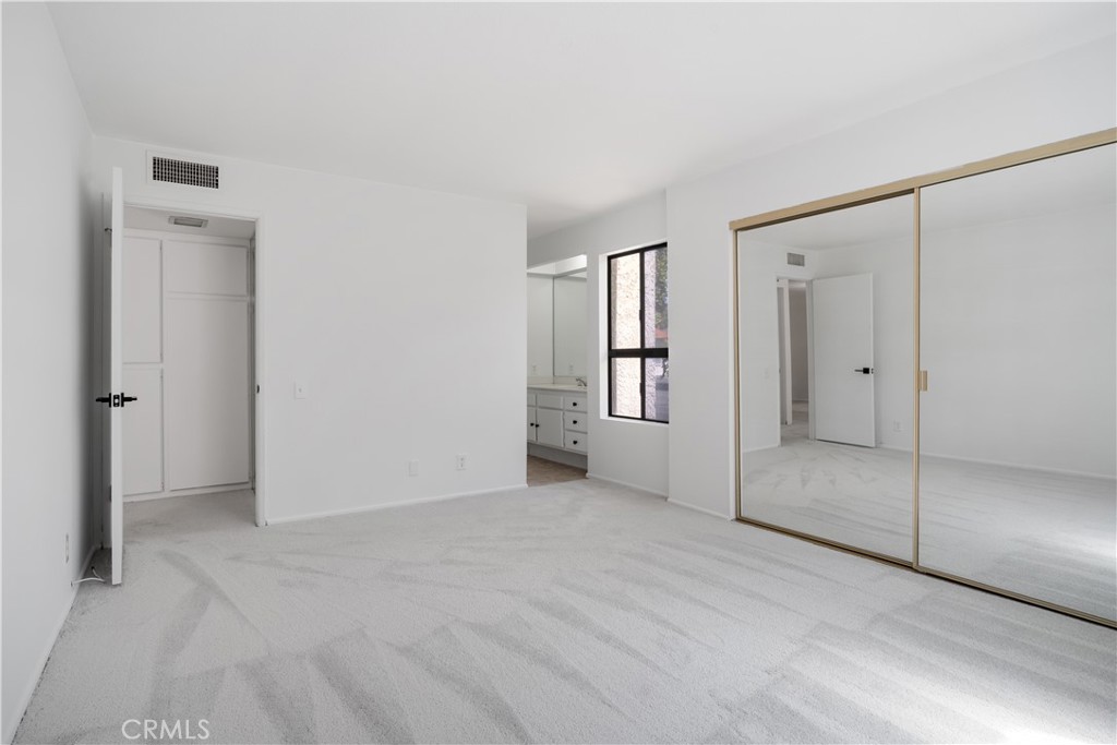 MLS #OC25219571 image #28