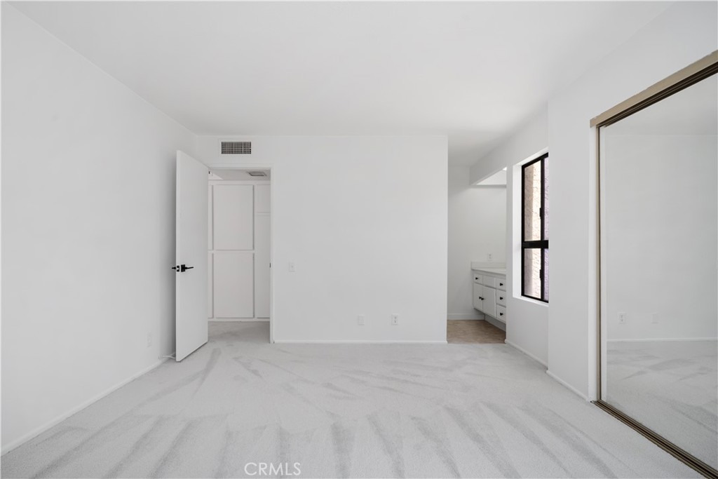 MLS #OC25219571 image #29