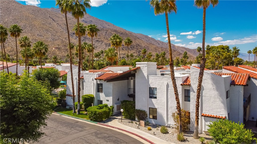 MLS #OC25219571 image #43