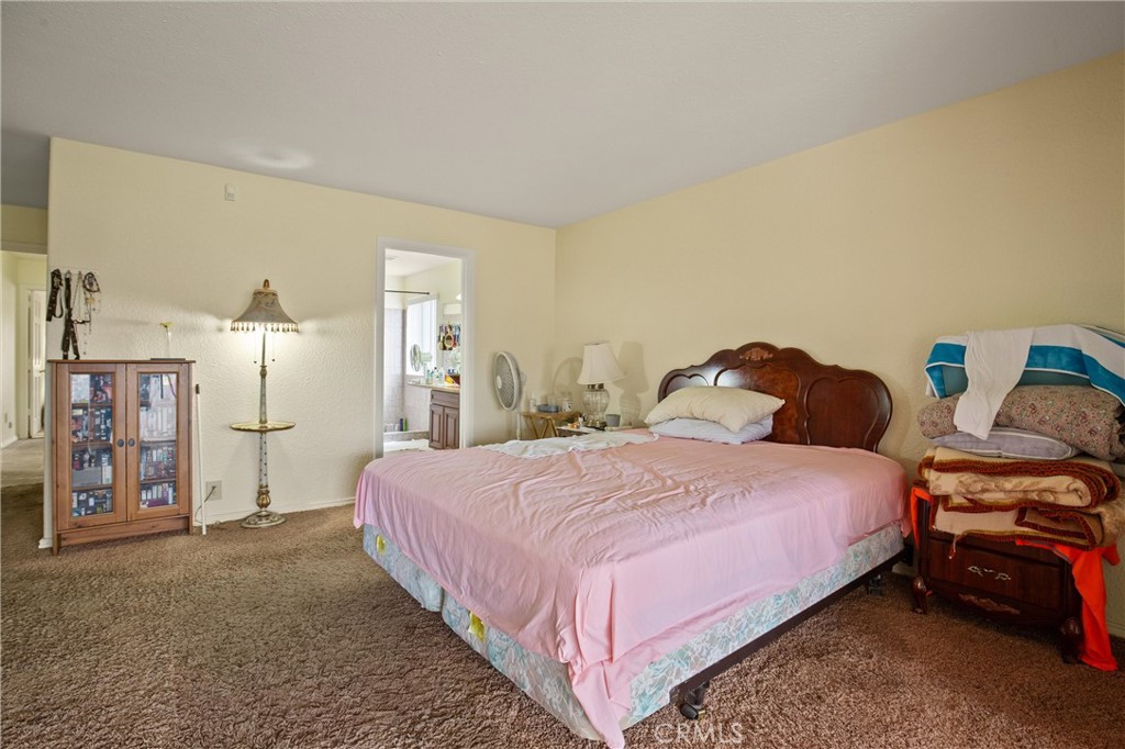 MLS #OC25223017 image #2