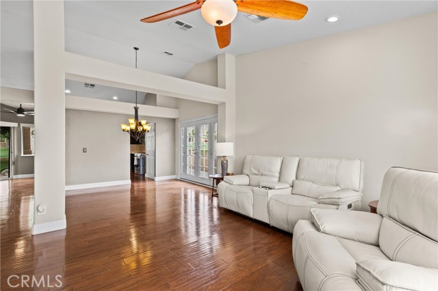 MLS #OC25223334 image #11