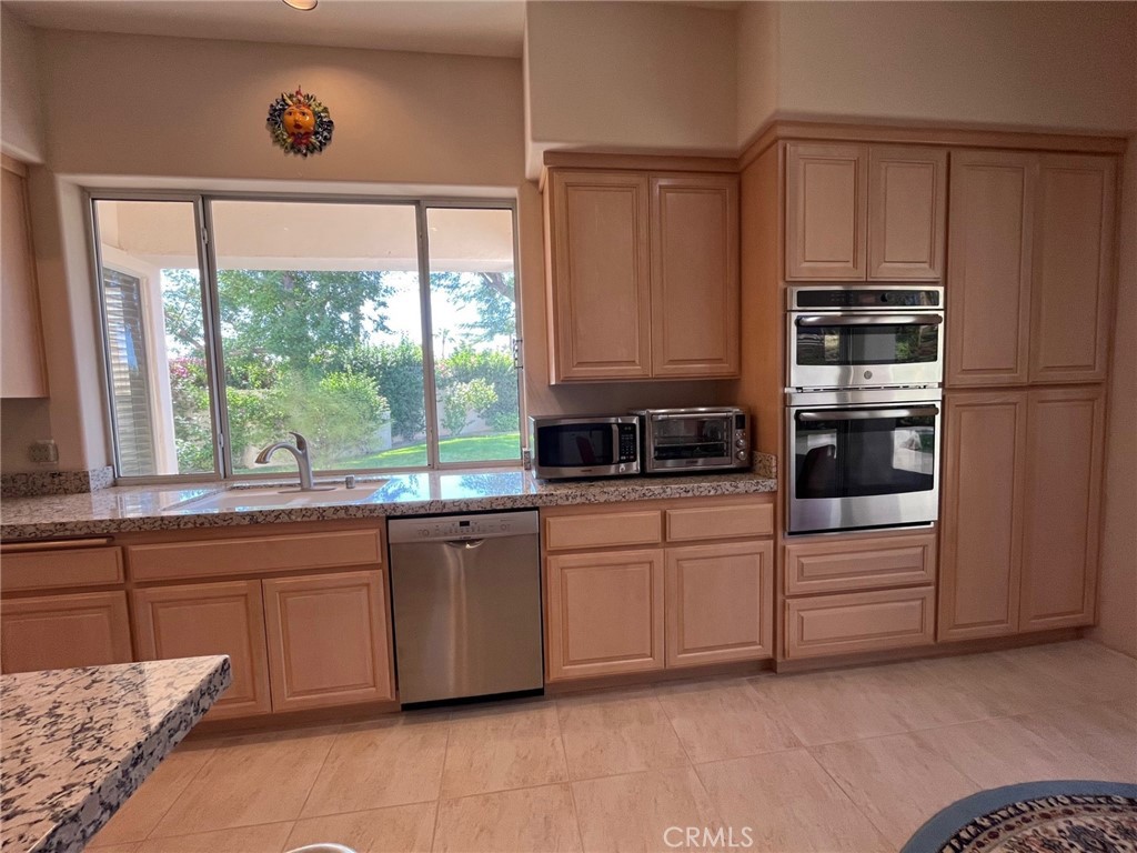 MLS #OC25223364 image #17