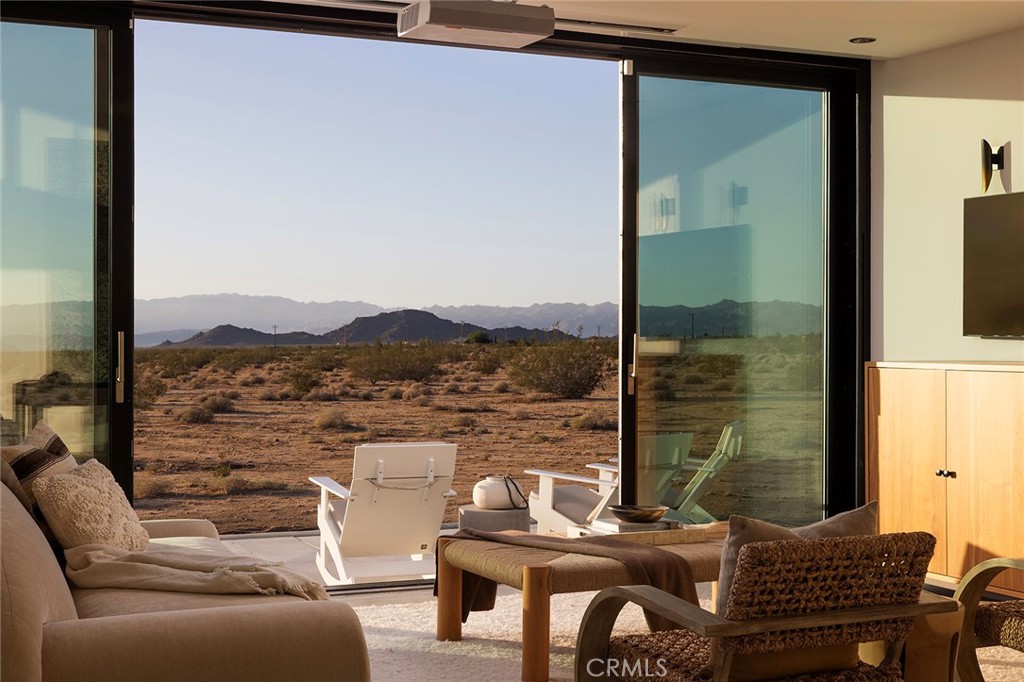 MLS #OC25225940 image #27