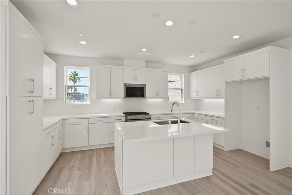 MLS #OC25227681 image #10