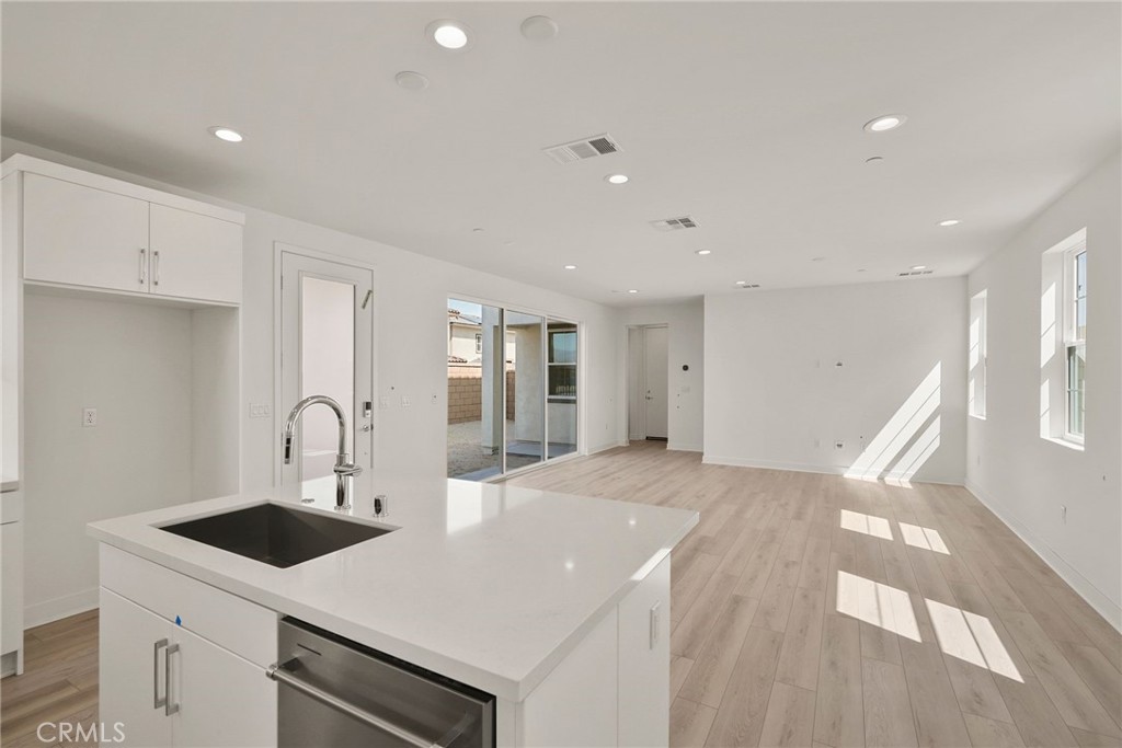 MLS #OC25227681 image #11