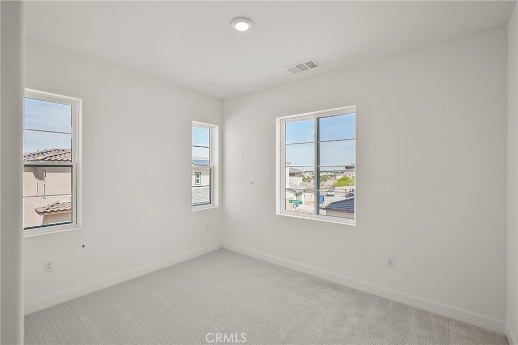 MLS #OC25227681 image #18