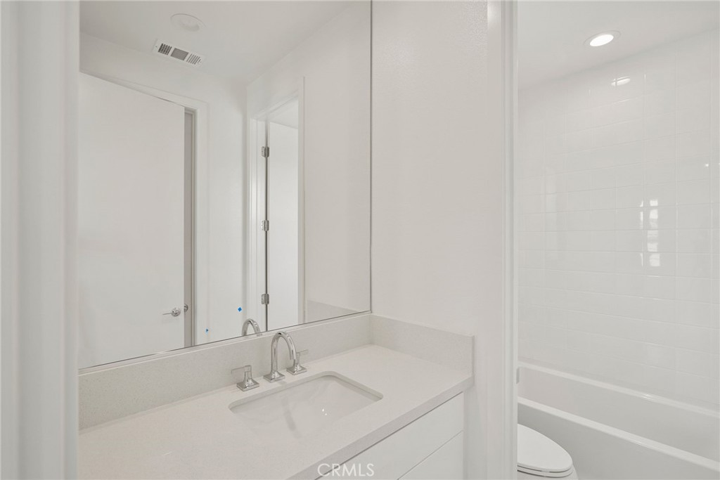 MLS #OC25227681 image #23