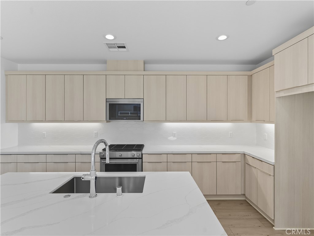 MLS #OC25227775 image #7