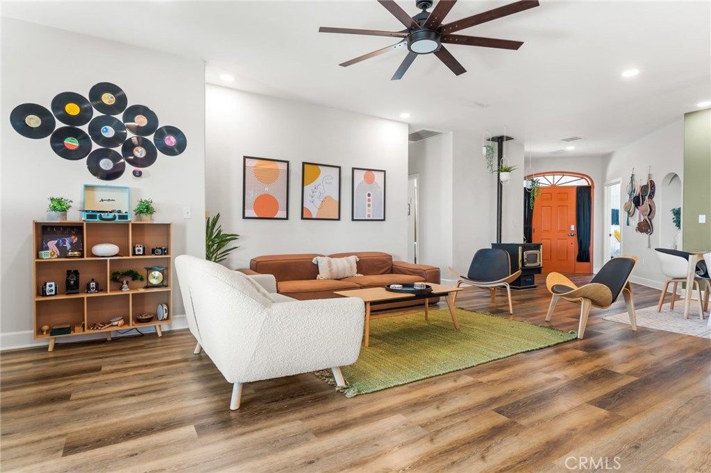 MLS #OC25229963 image #10