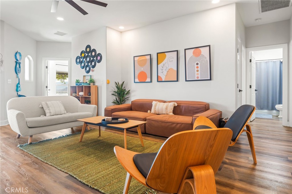 MLS #OC25229963 image #11