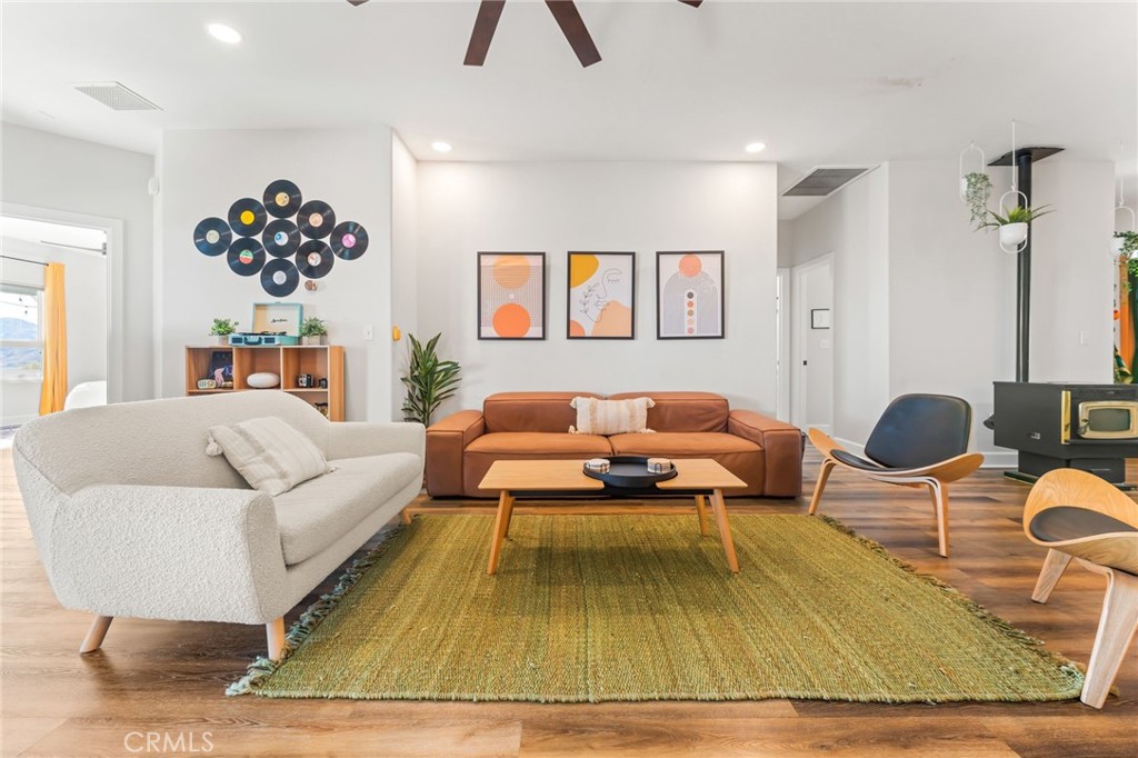 MLS #OC25229963 image #9