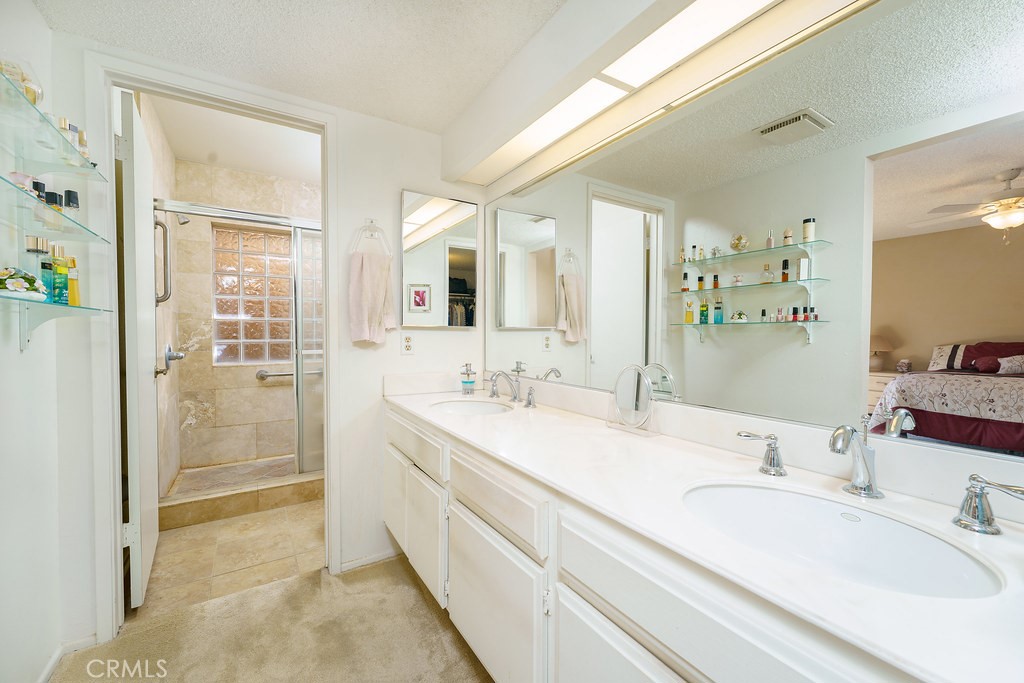 MLS #OC25233073 image #17