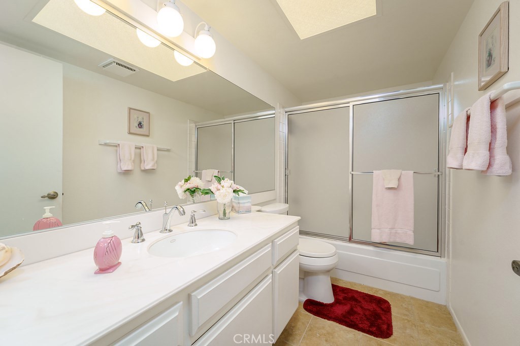 MLS #OC25233073 image #20