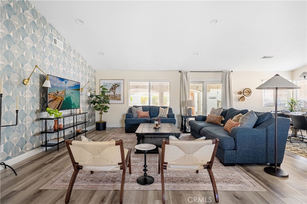 MLS #OC25234364 image #2