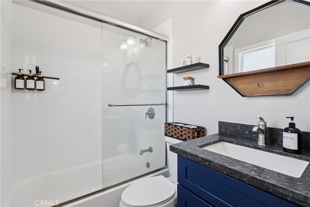 MLS #OC25240323 image #20