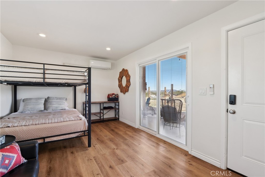 MLS #OC25240323 image #23