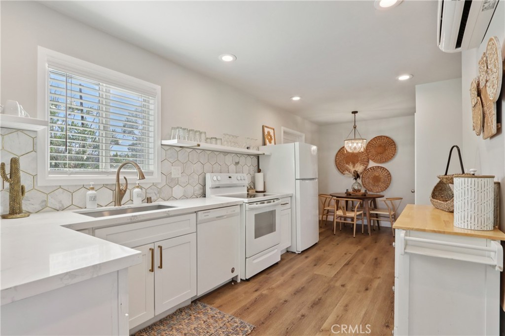 MLS #OC25240323 image #9