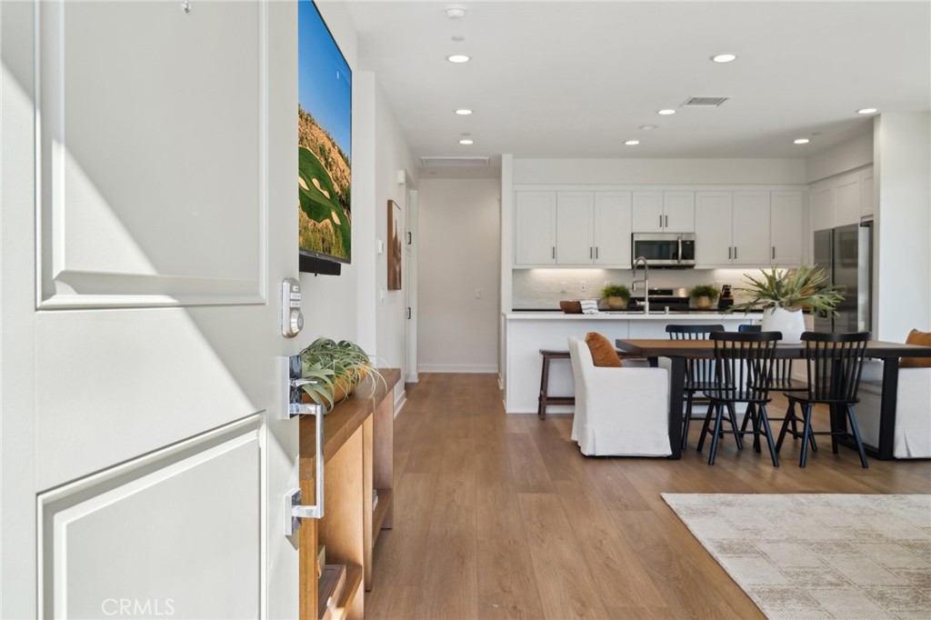 MLS #OC25241745 image #0