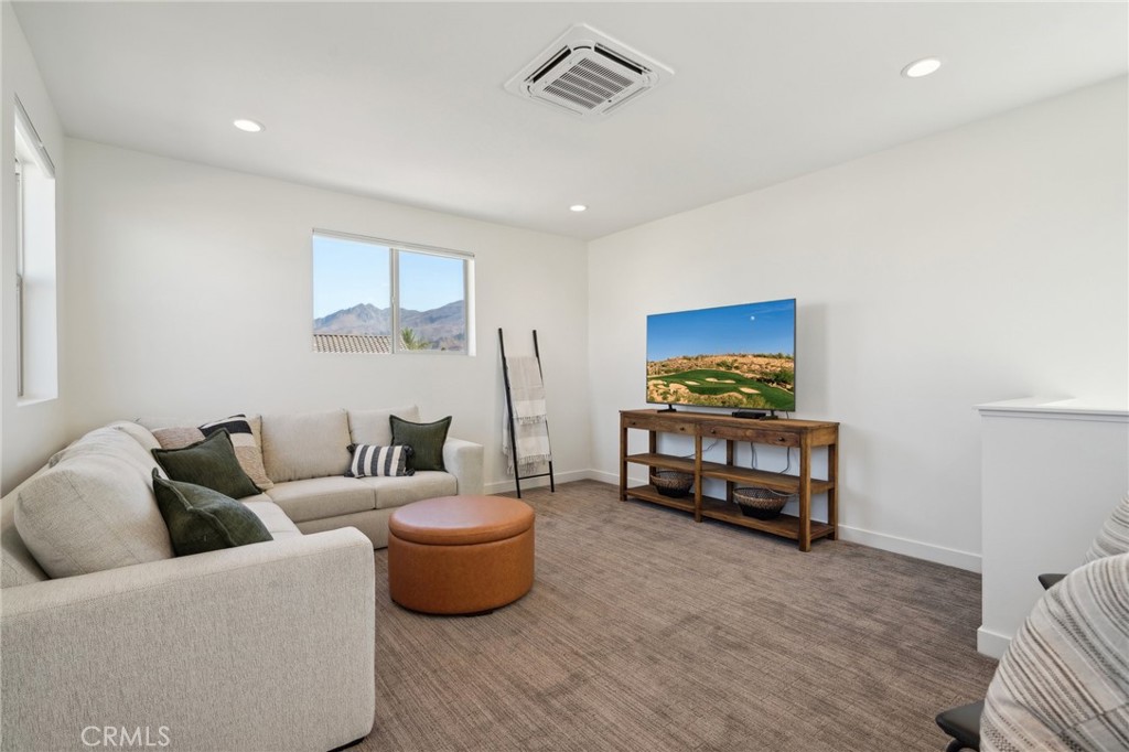 MLS #OC25241745 image #19