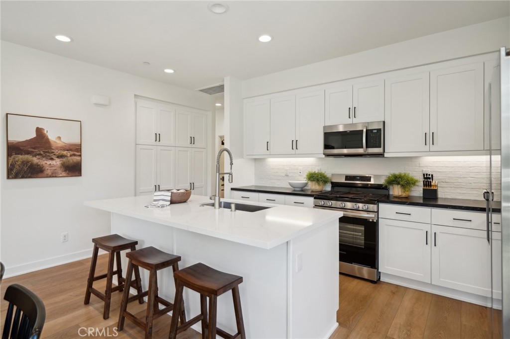 MLS #OC25241745 image #8