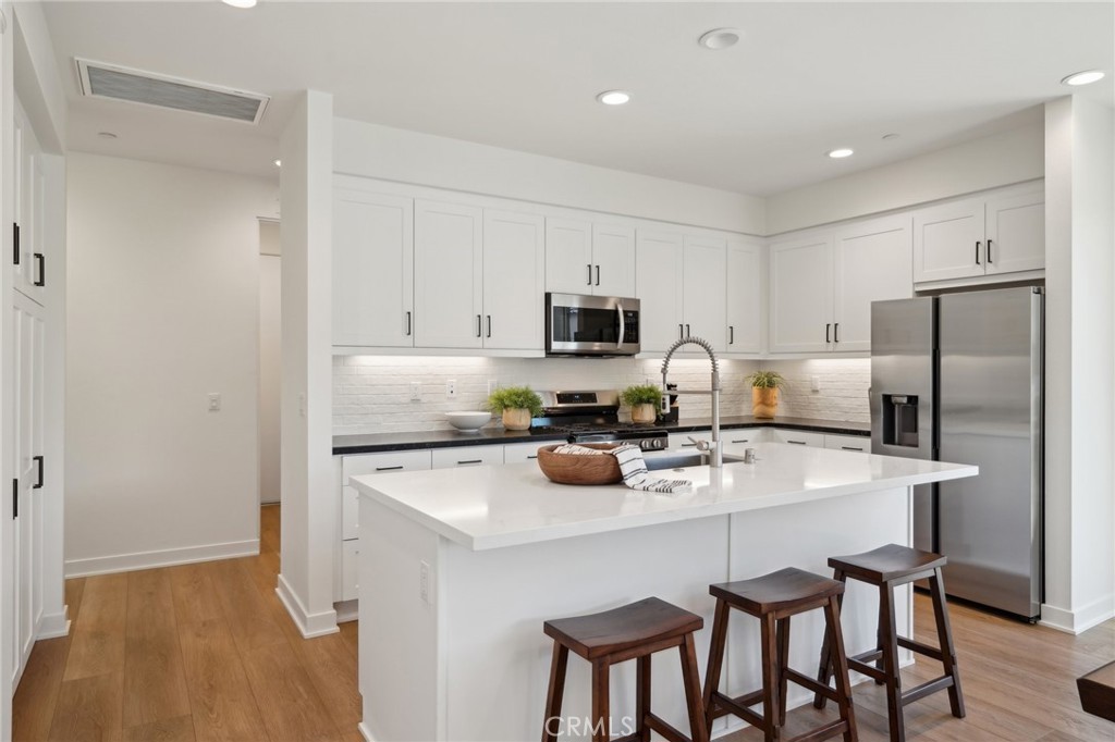 MLS #OC25241745 image #9