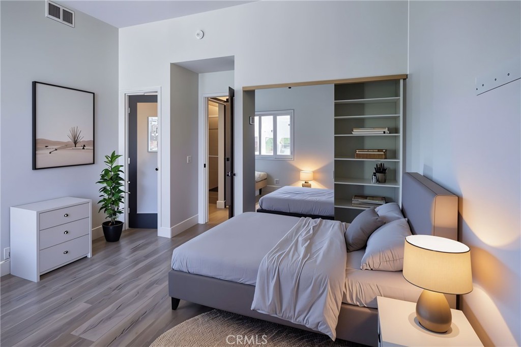 MLS #OC25241892 image #11