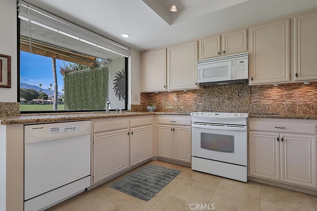 MLS #OC25244932 image #11