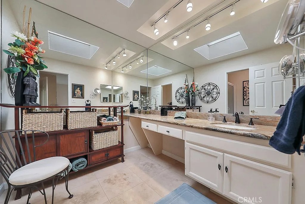 MLS #OC25244932 image #18