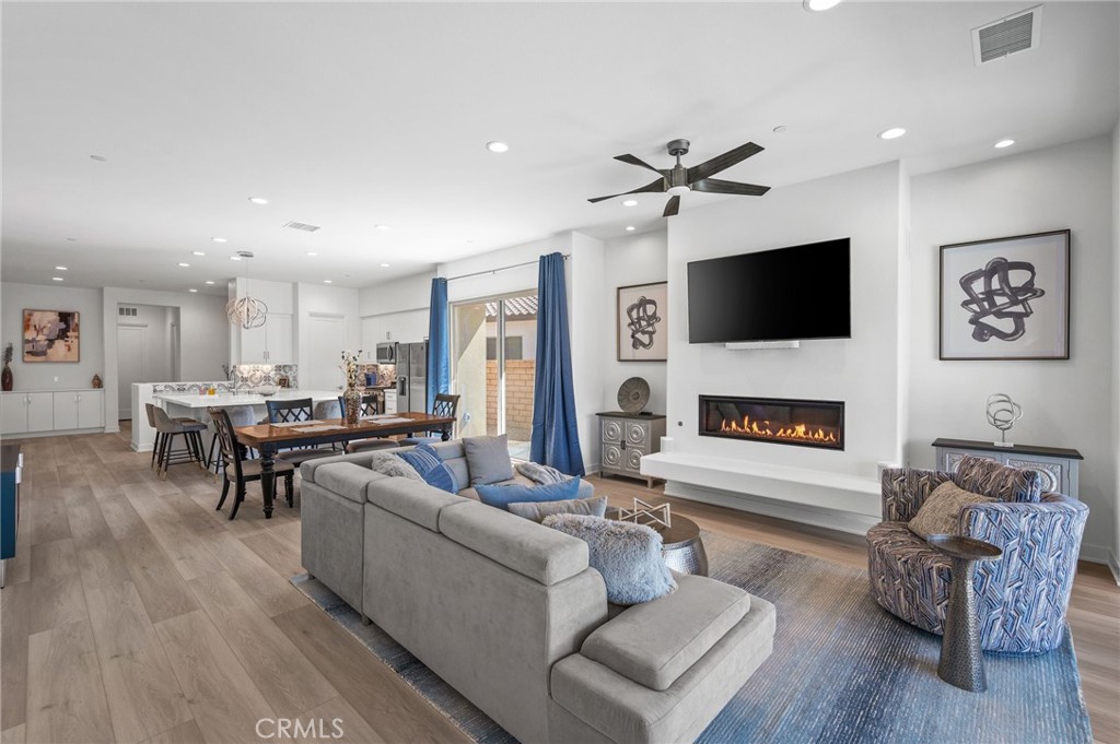 MLS #OC25245423 image #10