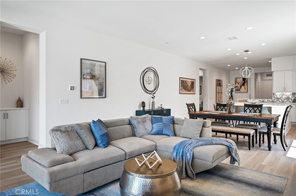 MLS #OC25245423 image #11