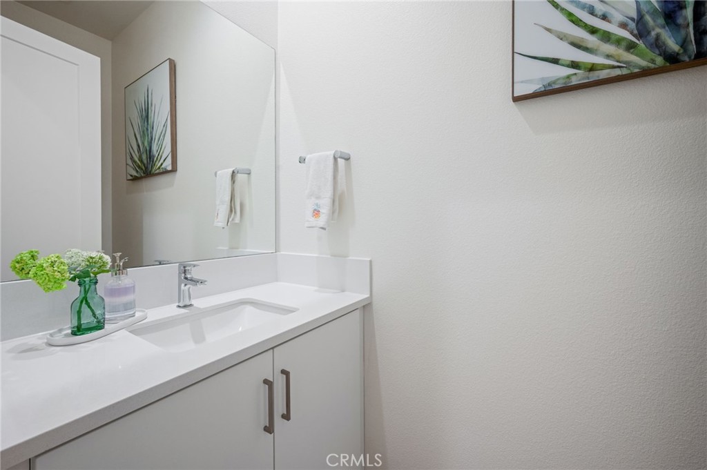 MLS #OC25245423 image #17