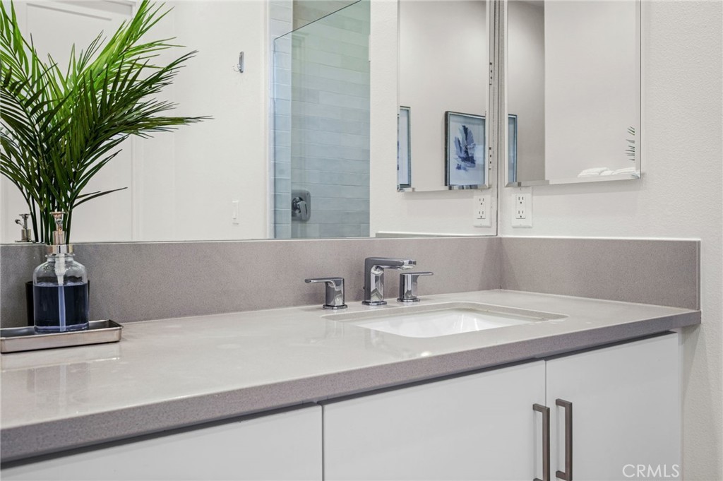 MLS #OC25245423 image #25