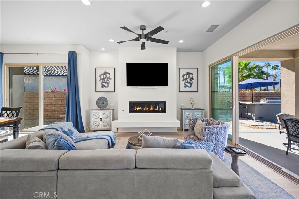 MLS #OC25245423 image #5