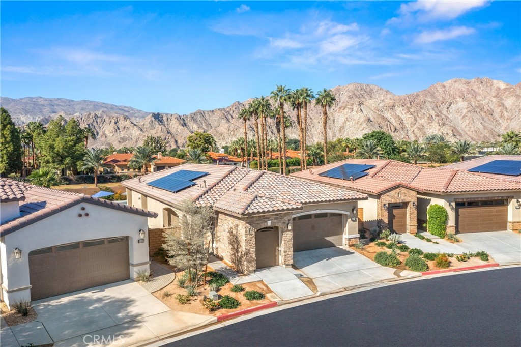 MLS #OC25245423 image #59