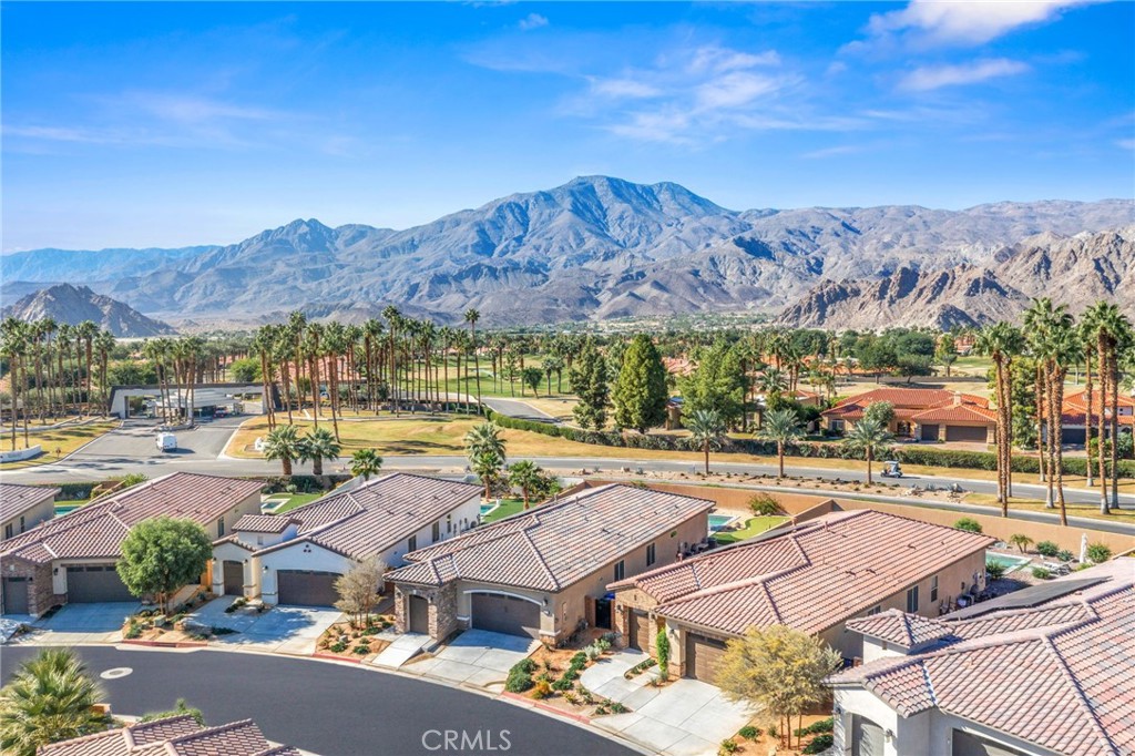 MLS #OC25245423 image #60