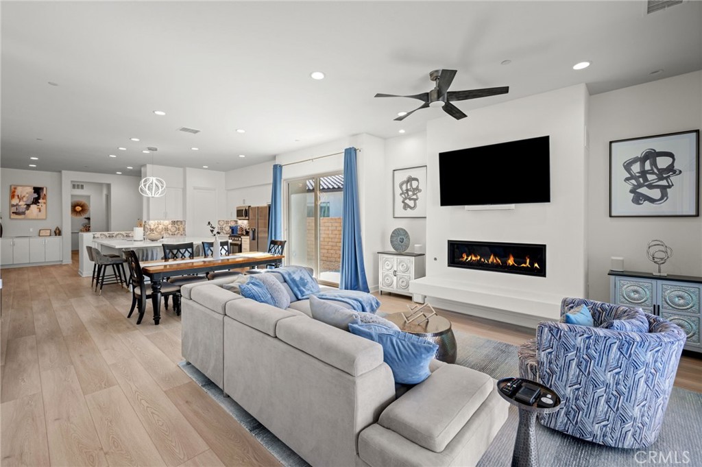 MLS #OC25245423 image #8