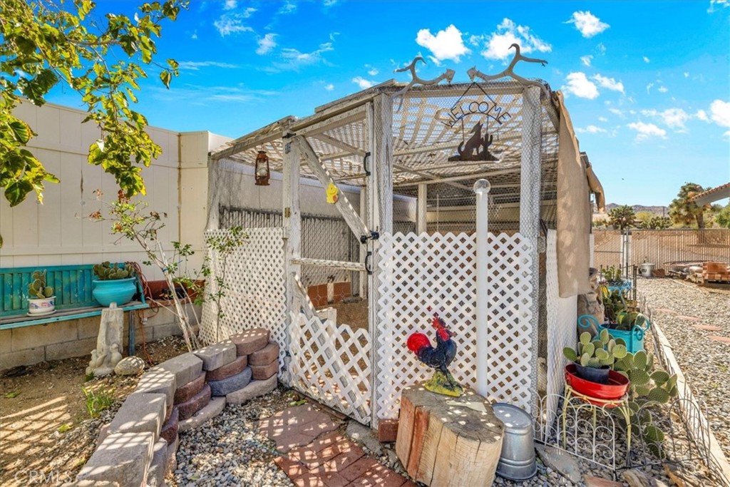 MLS #OC25247911 image #33