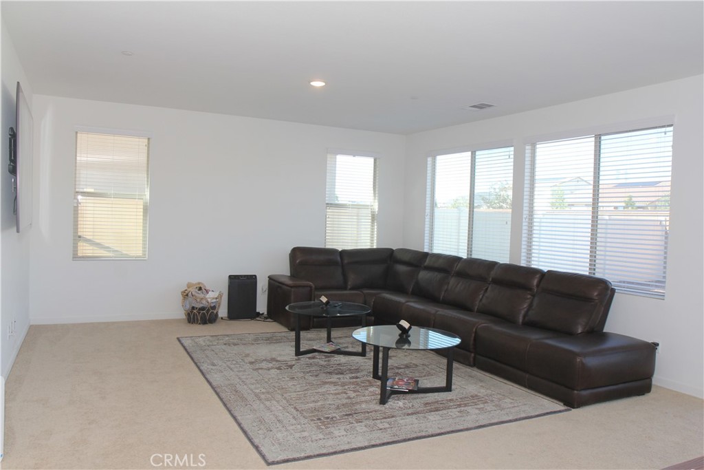 MLS #OC25250176 image #4