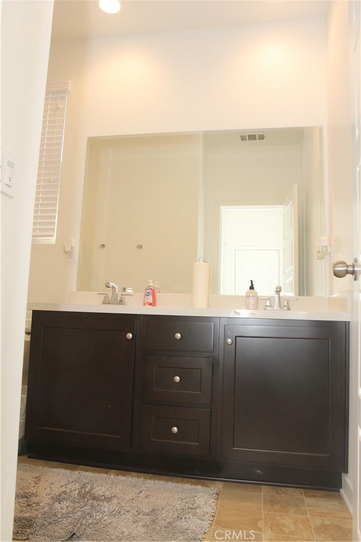 MLS #OC25250176 image #9