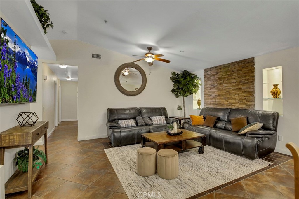 MLS #PW25057104 image #9